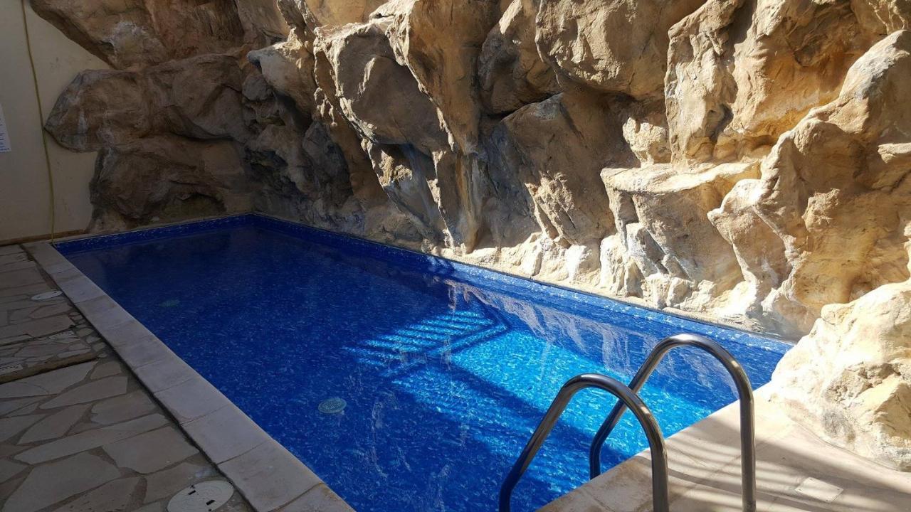 C5 Vanessa Poolside Apartment Пейя Экстерьер фото