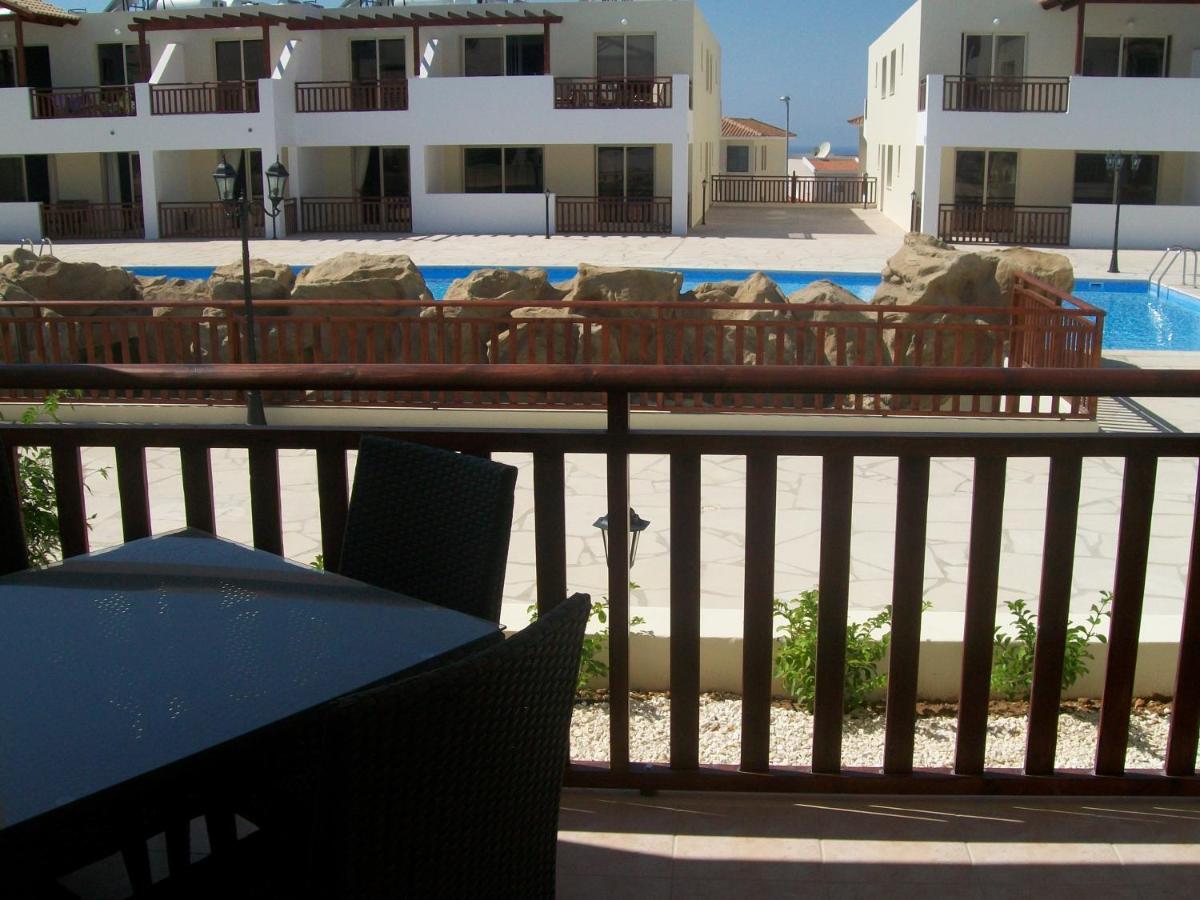 C5 Vanessa Poolside Apartment Пейя Экстерьер фото