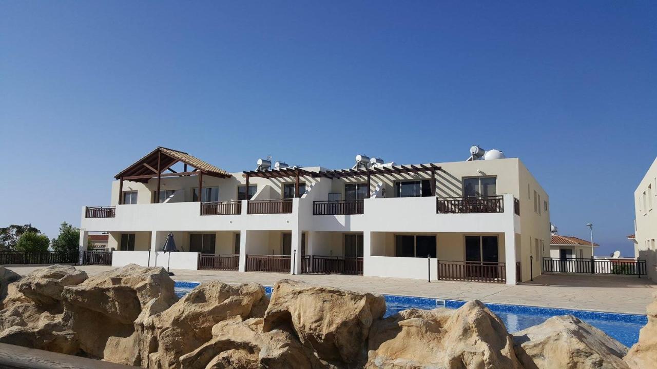 C5 Vanessa Poolside Apartment Пейя Экстерьер фото